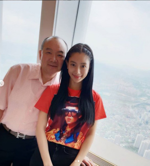 사진=클라라 인스타그램 캡처.