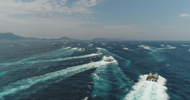 통영 욕지도 해상풍력 반대 해상시위 모습. 부산일보DB