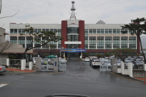 창원서 술 취해 운전대 잡은 20대 볼라드 ‘쿵’