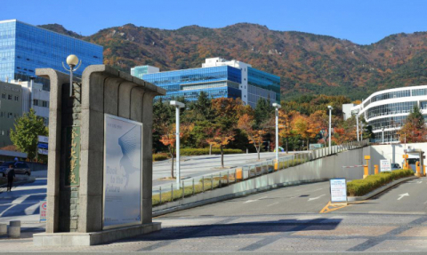 [단독] 부산대 여자 화장실에 남성 침입…학생 훔쳐보다 발각