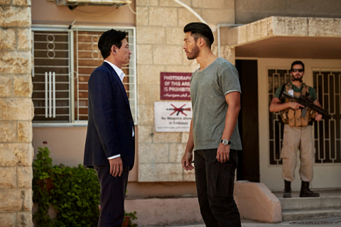 황정민 현빈 주연의 영화 ‘교섭’ 스틸 컷. 플러스엠엔터테인먼트 제공