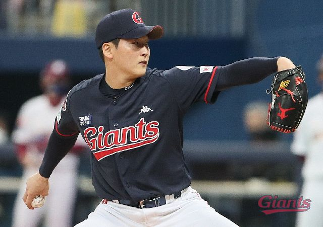 롯데 자이언츠 선발 투수진의 부진은 계투조의 과부하로 이어지며 초반 성적 부진의 결정적 요인으로 작용하고 있다. 퓨처스팀에 머물며 1군 복귀를 기다리고 있는 최준용. 롯데 자이언츠 제공