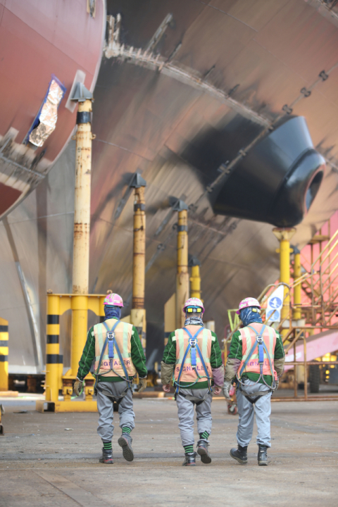 “외노자 줄여달라” 조선업 도시마다 '이유있는 아우성'