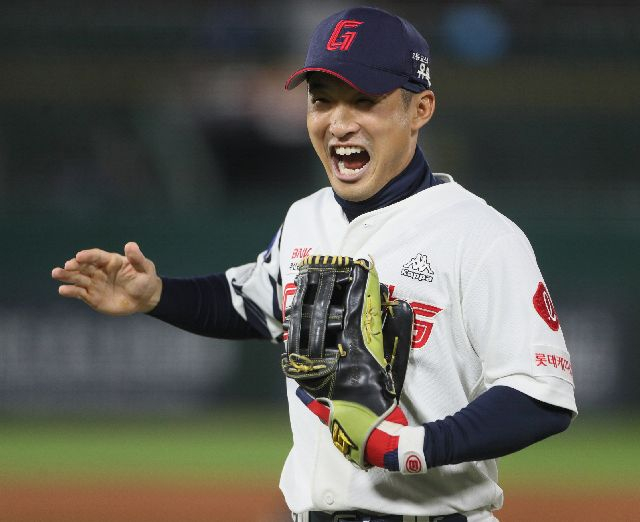 롯데 자이언츠 외야수 안권수는 오는 8일 오른쪽 팔꿈치 내 뼛조각 제거 수술을 받는다. 안권수는 재활을 거쳐 오는 9월 초·중순께 복귀할 것으로 보인다. 롯데 자이언츠 제공 2023.06.08 부산일보DB