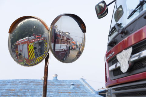 울산 남구 상가건물서 불···7명 연기 흡입