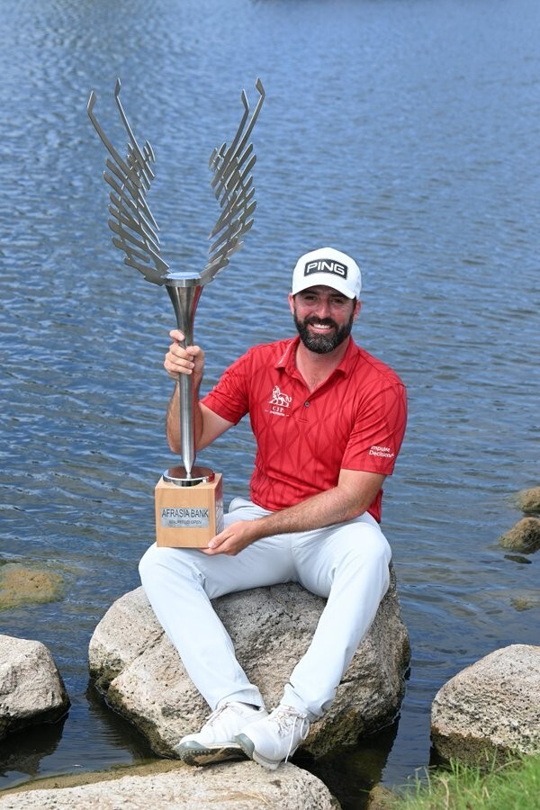 23일(한국시간) 열린 DP월드투어 아프르아시아 뱅크 모리셔스 오픈에서 우승한 존 패리. DP월드투어 소셜미디어 제공