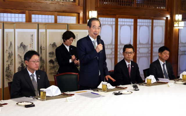 한덕수 대통령 권한대행 겸 국무총리가 24일 총리 공관에서 열린 서울재팬클럽(SJC) 오찬 간담회에서 인사말을 하고 있다. 연합뉴스