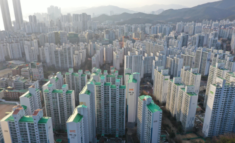고강도 규제에 강남권 매수 주춤, 지방은 하락 지속