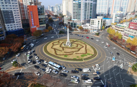 [영상] ‘산업수도 상징’ 울산 공업탑 60년 만에 이사 간다