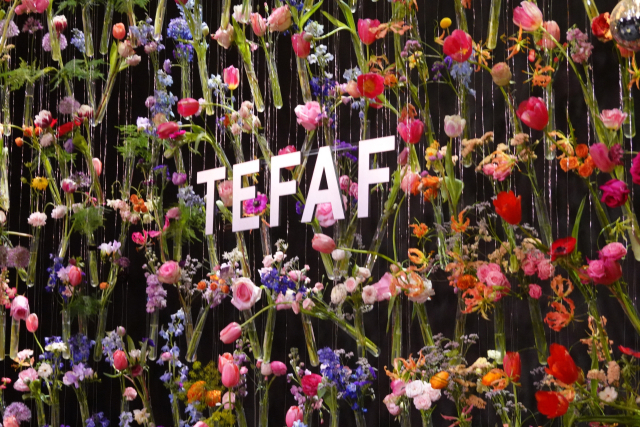 세계 3대 아트페어 중 하나인 테파프(TEFAF)의 시그니처 꽃 장식. 이상훈 제공