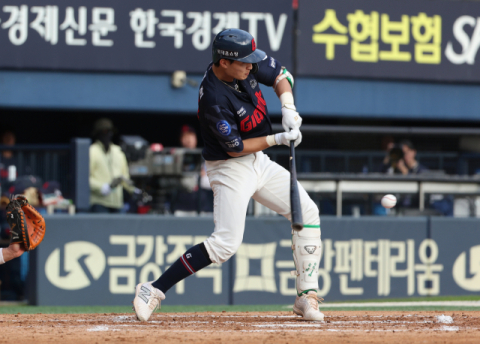 '윤동희 4안타' 롯데, 두산에 역전하며 3연승…2위 수성