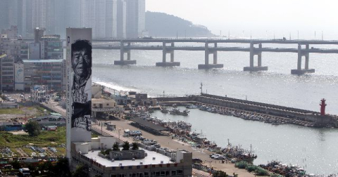 [논설위원의 뉴스 요리] 부산은 망했다, 이날부터