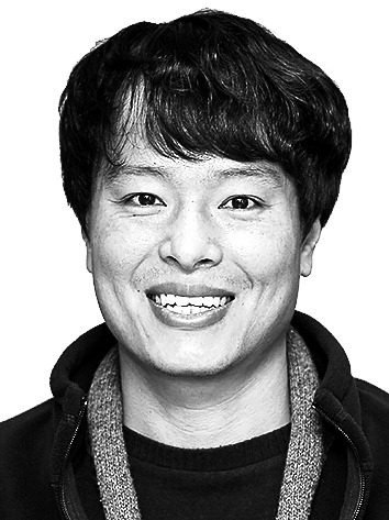 [노트북 단상] 법 위에 선 자의 착각