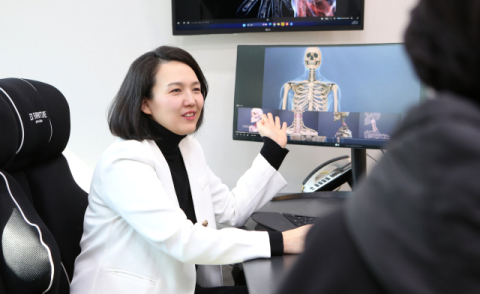 “호르몬 치료와 항우울제 보조요법 적극 시도”