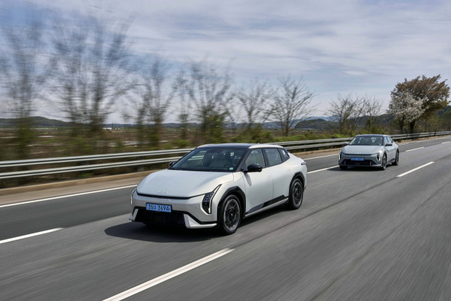 기아 ‘더 기아 EV4(EV4)’ 주행모습.기아 제공