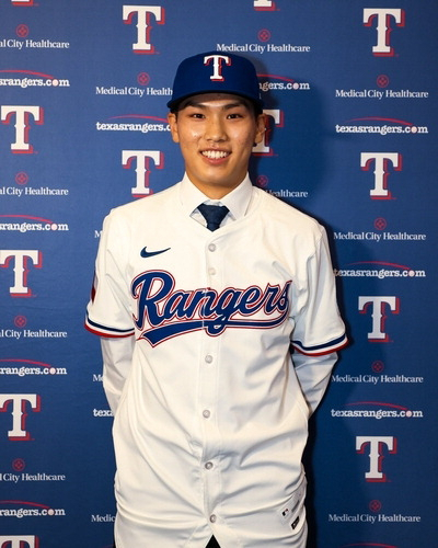 ‘투타 겸업’ 김성준 MLB 텍사스 입단