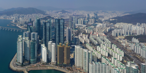 ‘똘똘한 한 채’ 몰리는 서울 집값 상승 지속… 부산은 내리막