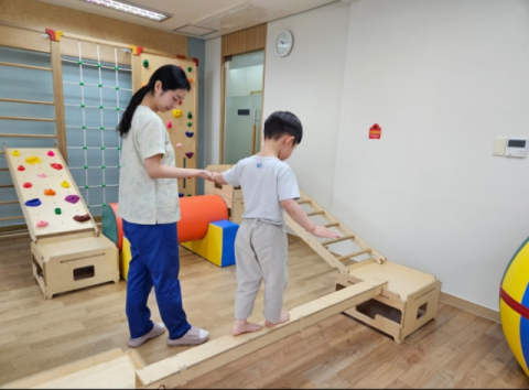 아이가 지나치게 반응하거나 무반응이라면?