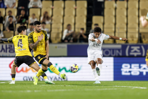 아이파크, 역시 원정에서 강했다… ‘홈 강세’ 전남에 1-0 승리