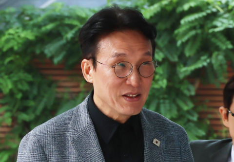눈덩이처럼 불어나는 김민석 의혹…격해지는 여야