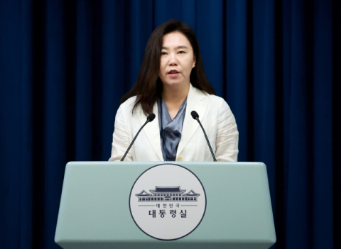 [속보] '대통령 변호인' 조원철 법제처장, 여성 최초 병무청장 홍소영 등 차관급 12명 인사