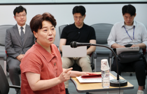 ‘윤희숙 혁신안’ 두고 커지는 파열음… “언제까지 사과” “이런 분 쇄신 0순위”