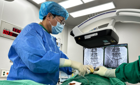 [척추수술 언제 하나] “사지마비, 대소변 장애 땐 수술 고려를”