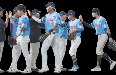 8월 부진 빠진 롯데, 3위마저 위협