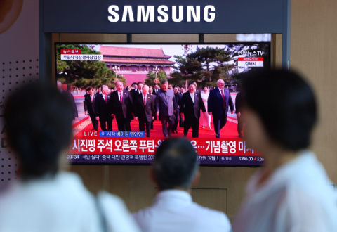 '북중러' 밀착 김정은, 정부 중국 전승절 행사에 촉각