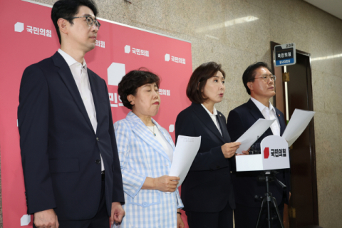 [사설] 정부와 여당, 대법원장 사퇴 압박 도를 넘었다
