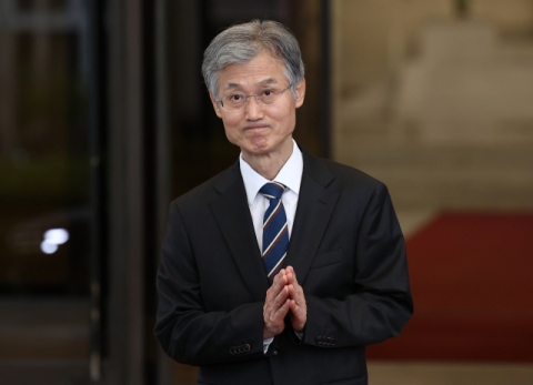 조희대 ‘사건 개입 의혹’ 부인에…민주당 “자격 상실” vs 국힘 “정치 공작”