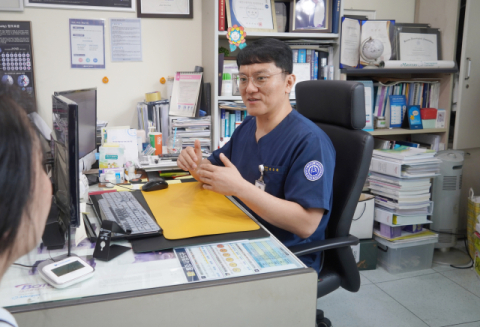 여성두통, 머리 아플 땐 그냥 참는다고?… 조기 진료·치료가 우선