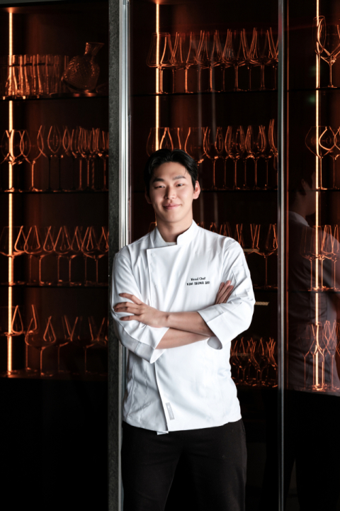 ‘율링’ 김성주 헤드셰프는 “도전하지 않으면 자신이 우물 안에 든 개구리라는 사실을 모른다”라고 말한다.