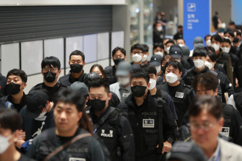 민주당 “캄보디아 구금 한국인, 피해자이자 가해자…냉정 대처”