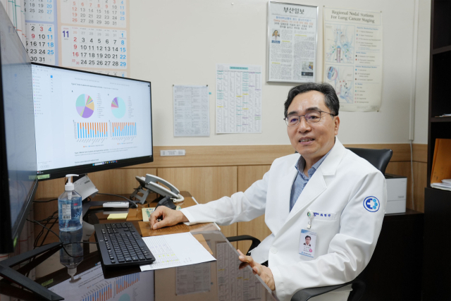 동아대병원 최영민 방사선종양학과 교수는 “간암의 경우 진료 가이드라인이 확립돼 있어 지역 상급 종합병원에서도 표준 진료가 가능하지만 환자의 수도권 쏠림 현상은 여전하다”고 지적했다. 동아대병원 제공