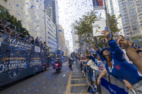 [포토뉴스] 월드시리즈 2연패 LA 다저스… 시민들과 함께!