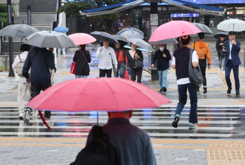 부산·울산·경남 밤부터 비… 부산 최대 20mm