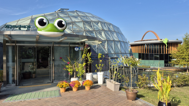 어린이들이 좋아할 만한 전남 담양군 메타세쿼이아랜드의 개구리생태관과 전시관. 남태우 기자