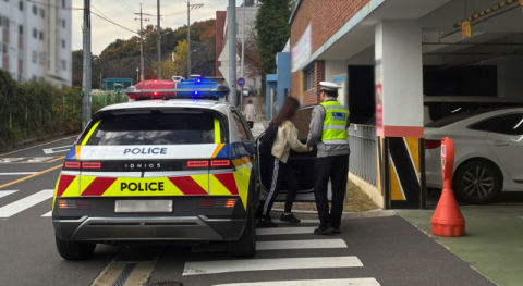 “타이어 펑크” 경찰이 울산 수능일 아침 ‘긴급 수송’한 사연