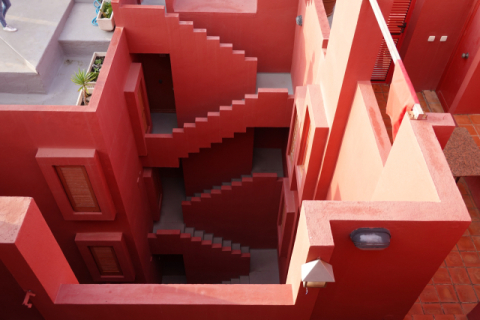 리카르도 보필의 공동주택 '라 무랄라 로하' [이상훈의 시그니처 문화공간 이야기]