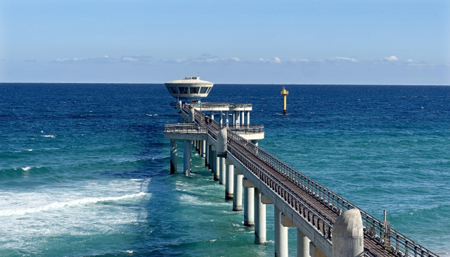 경북 울진군 국립해양과학관 앞바다에 들어선 국내 2호 ‘바닷속전망대’. 이대진 기자