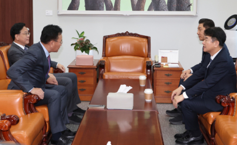 지선 6개월 남았는데 이제야 정개특위 논의… 또 지각?