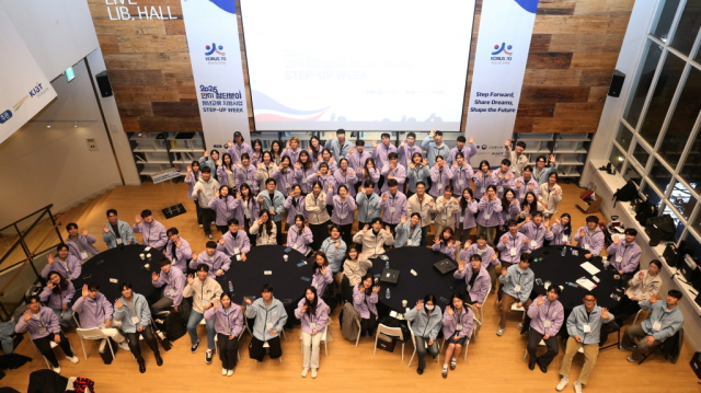 한국산업기술기획평가원(산기평) 서용원 경영전략부원장, 문승기 싱가포르 한인과학기술협회장을 포함한 참여인사 단체사진. 산기평 제공