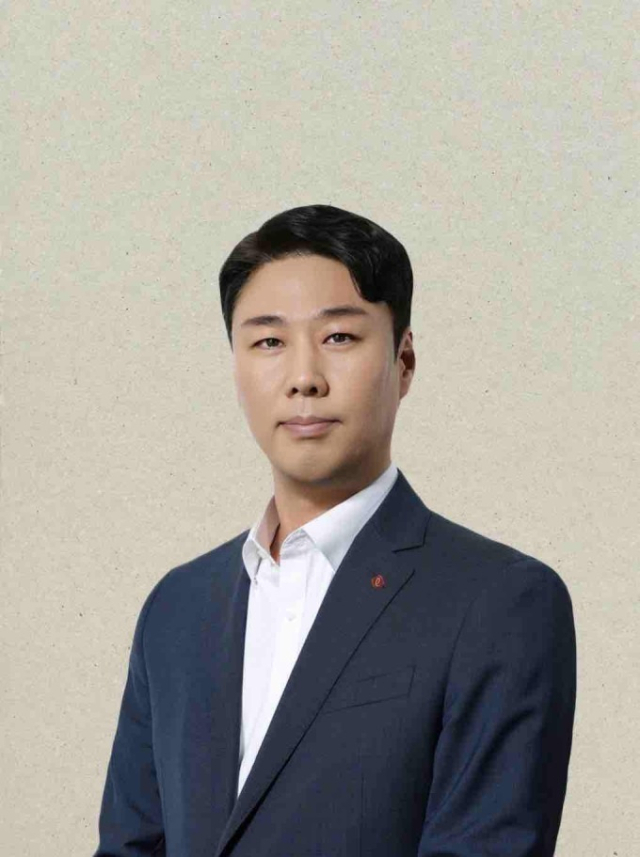 신유열(위) 롯데지주(주) 미래성장실장 겸 롯데바이오로직스(주) 대표이사 부사장과 롯데백화점 정현석 대표이사 부사장. 롯데지주 제공