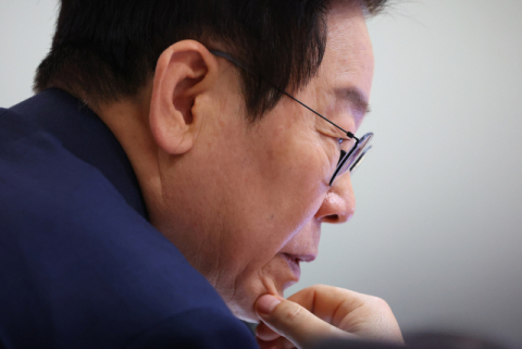 BTS 6월 부산 공연 소식에 '숙박비 폭등' 다시 논란…李대통령 