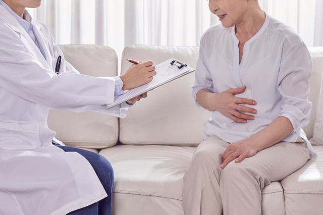 농촌 왕진버스는 읍·면을 직접 찾아가 양·한방, 구강검진 및 검안, 근골격계 질환 진료 등을 제공하는 사업으로, 2024년부터 진행되고 있다. 클립아트코리아