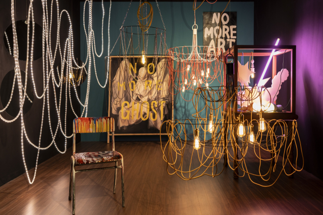 지누박, 샹들리에의 처형, 2025. ⓒ지누박, 뮤지엄 원 제공