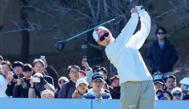 ‘2025 백송홀딩스·부산일보 채리티 매치 인 아시아드CC’가 6일 부산 기장군 아시아드CC에서 열렸다. 김효주 선수가 티샷을 하고 있다. 김종진 기자 kjj1761@