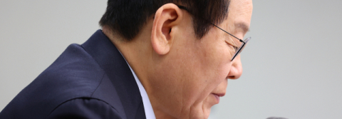 현직 차관 직권면직…기강 잡기 나선 이 대통령