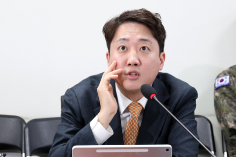 조진웅 은퇴에 이준석 